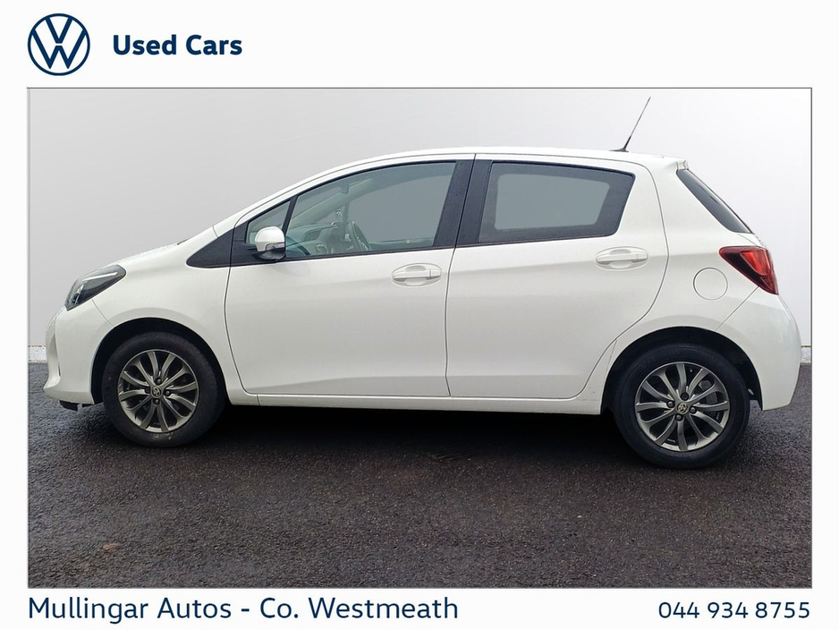 2017 Toyota Yaris - image 6