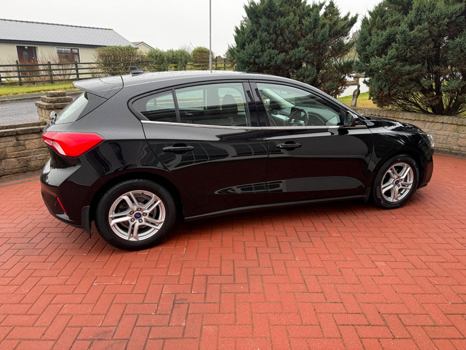 2020 Ford Focus - image 11