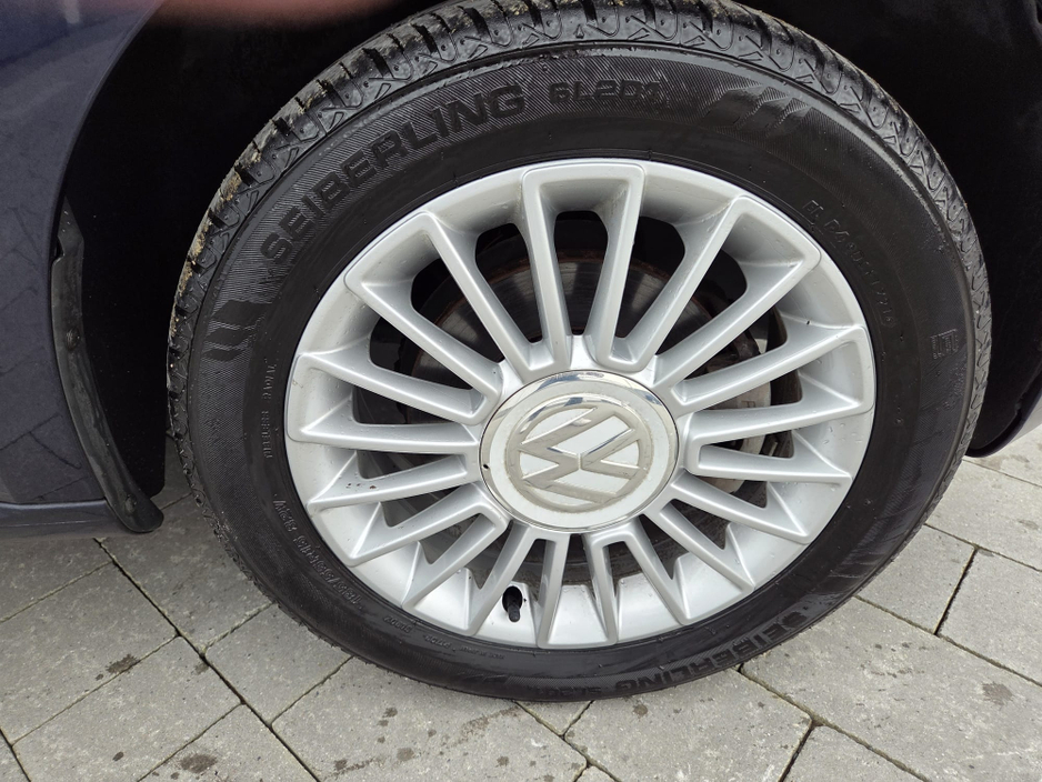 2015 Volkswagen up! - image 18