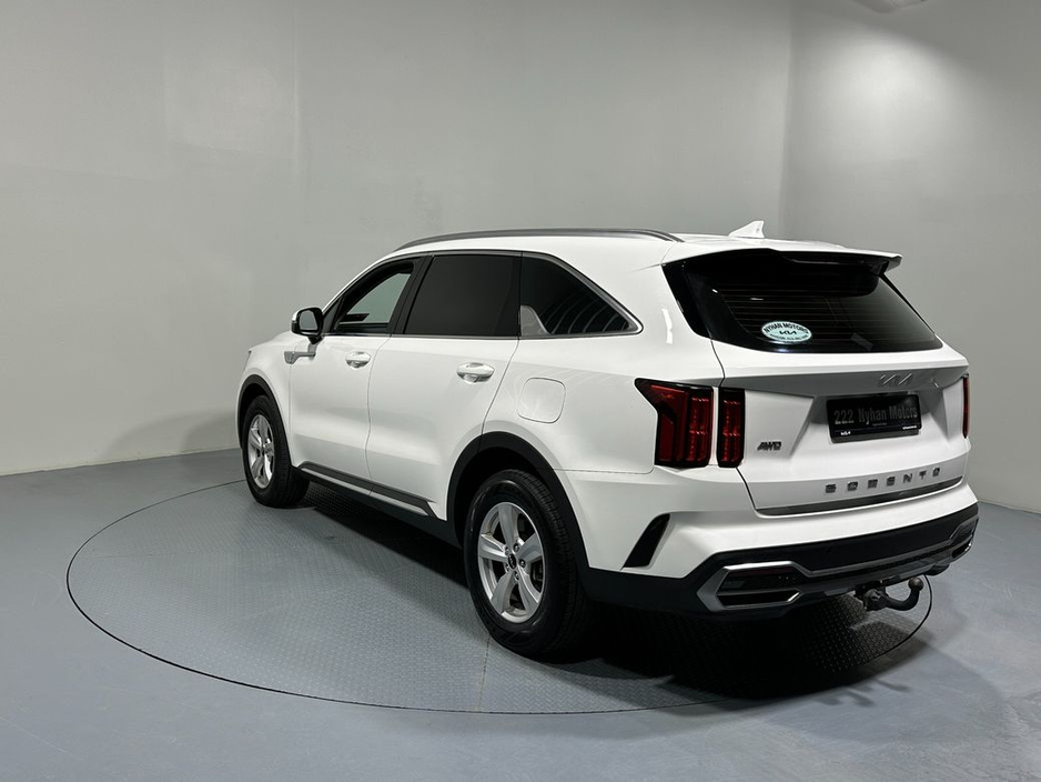 2022 Kia Sorento - image 5