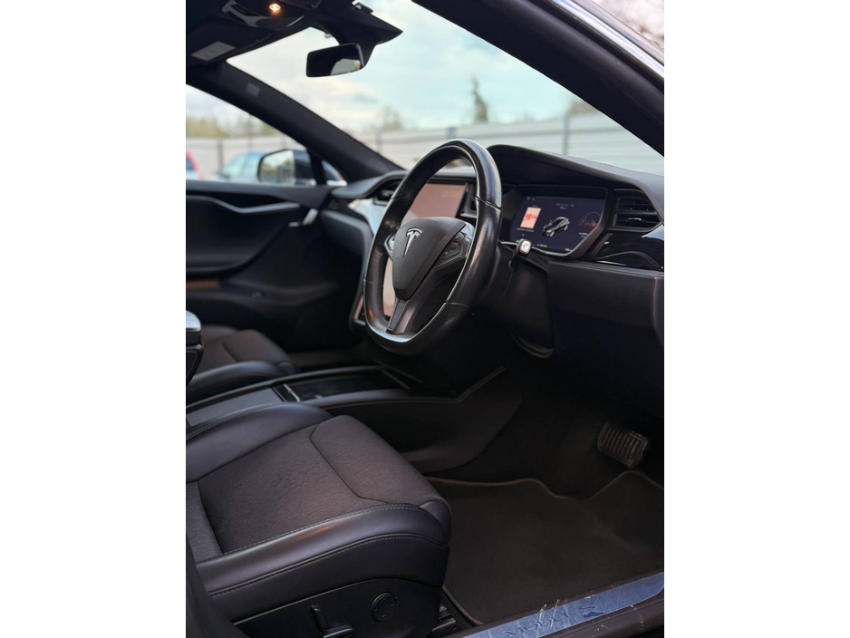 2018 Tesla Model S - image 29
