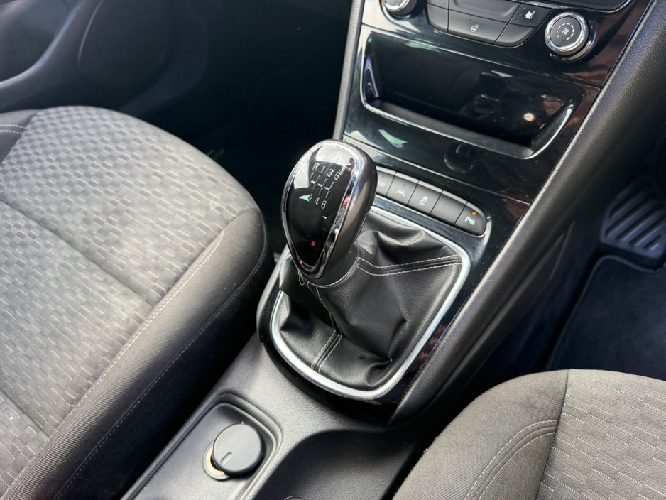 2015 Vauxhall Astra - image 17