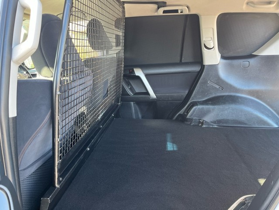 2023 Toyota Landcruiser - image 7