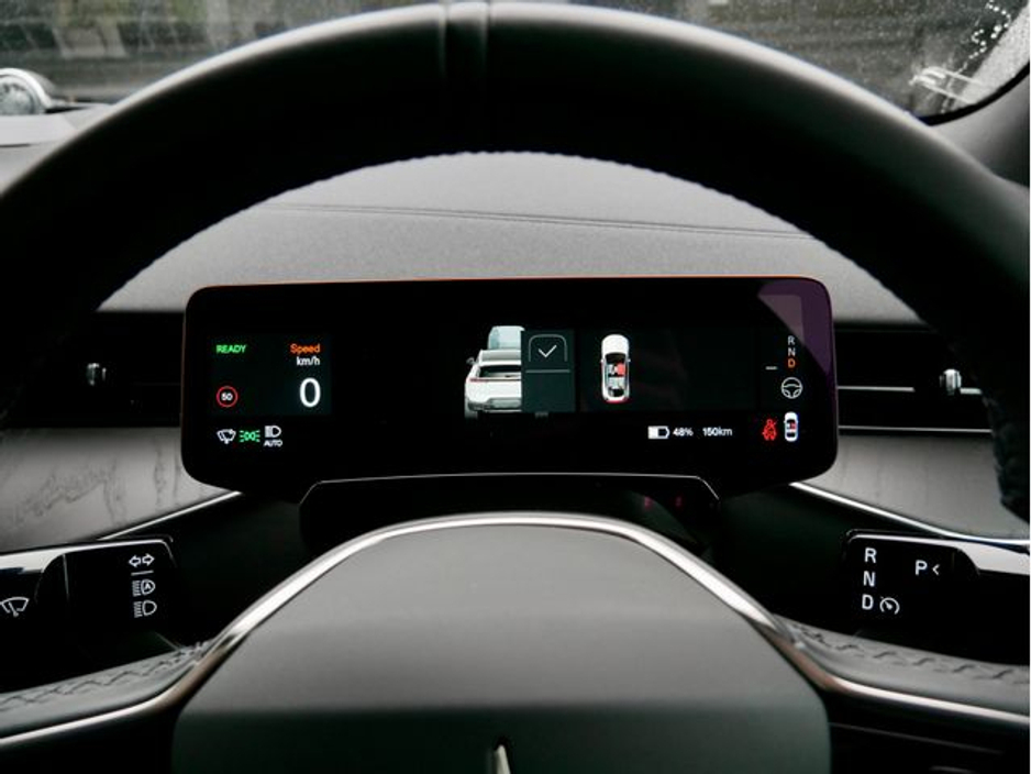 2024 Polestar 3 - image 35