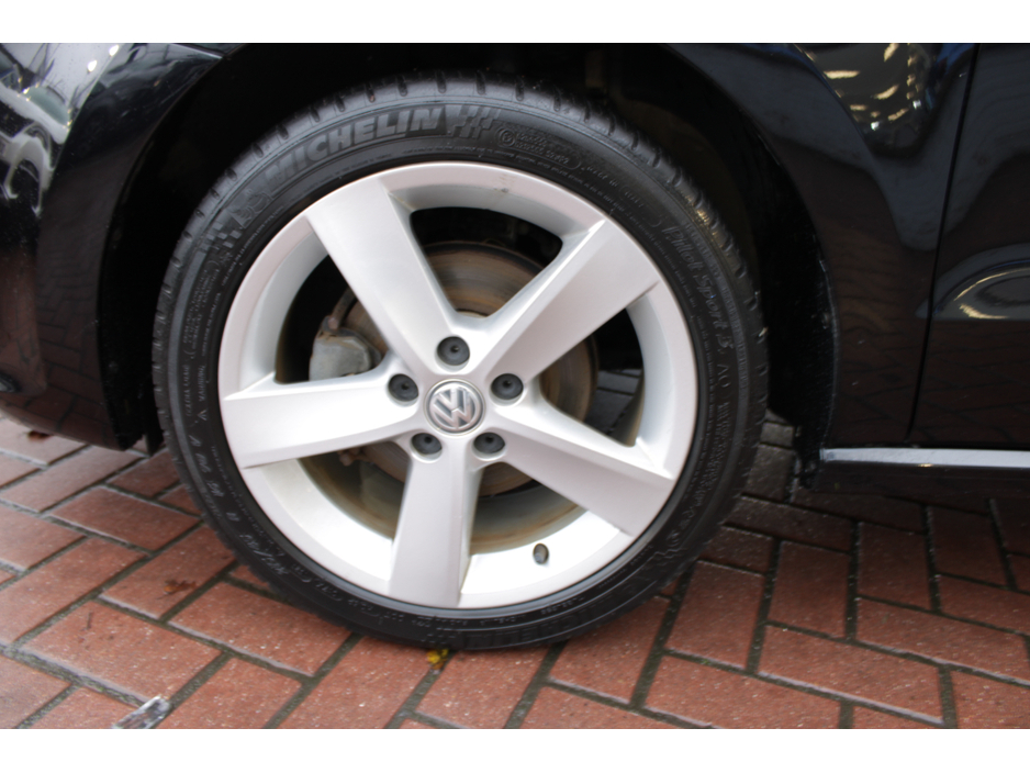 2017 Volkswagen Polo 1.2TSI HIGHLINE PLUS 5DR HATCHBACK AUTOMATIC // AS NEW CONDIITION // HEATED LEATHER SEATS // BUY WITH CONFIDENCE AA AND SIMI APPROVED DEALER 2026 // €13,950