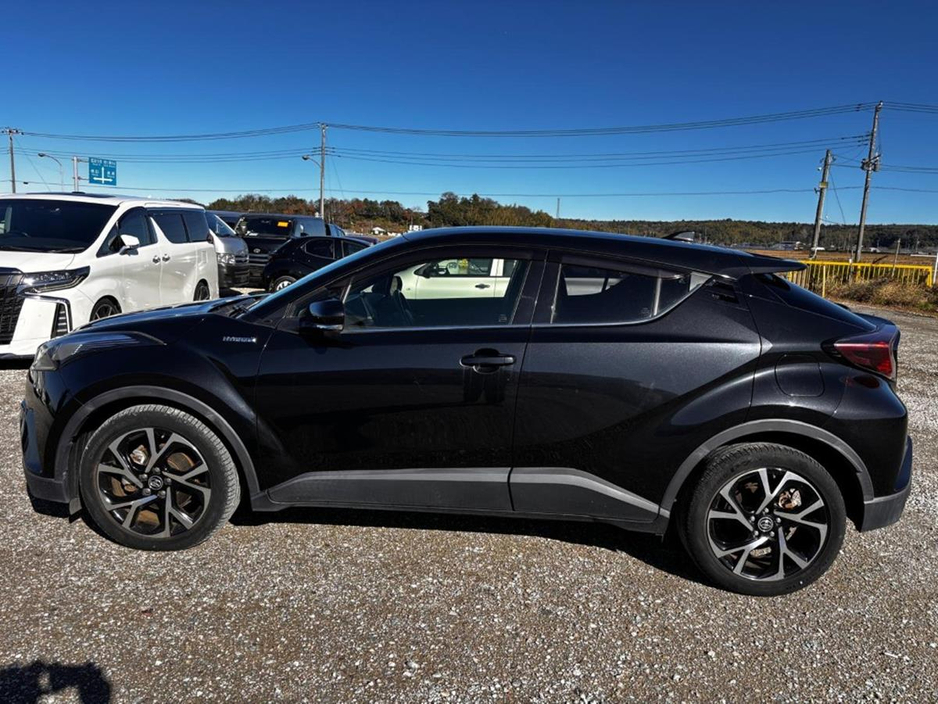 2017 Toyota C-HR - image 4