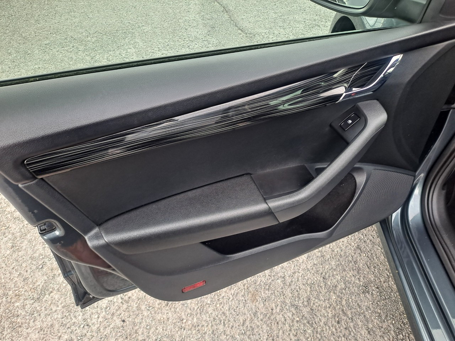 2020 Skoda Octavia - image 17