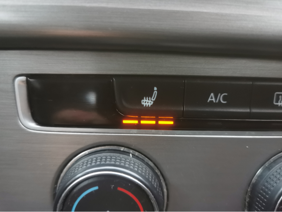 2016 Volkswagen Golf - image 27