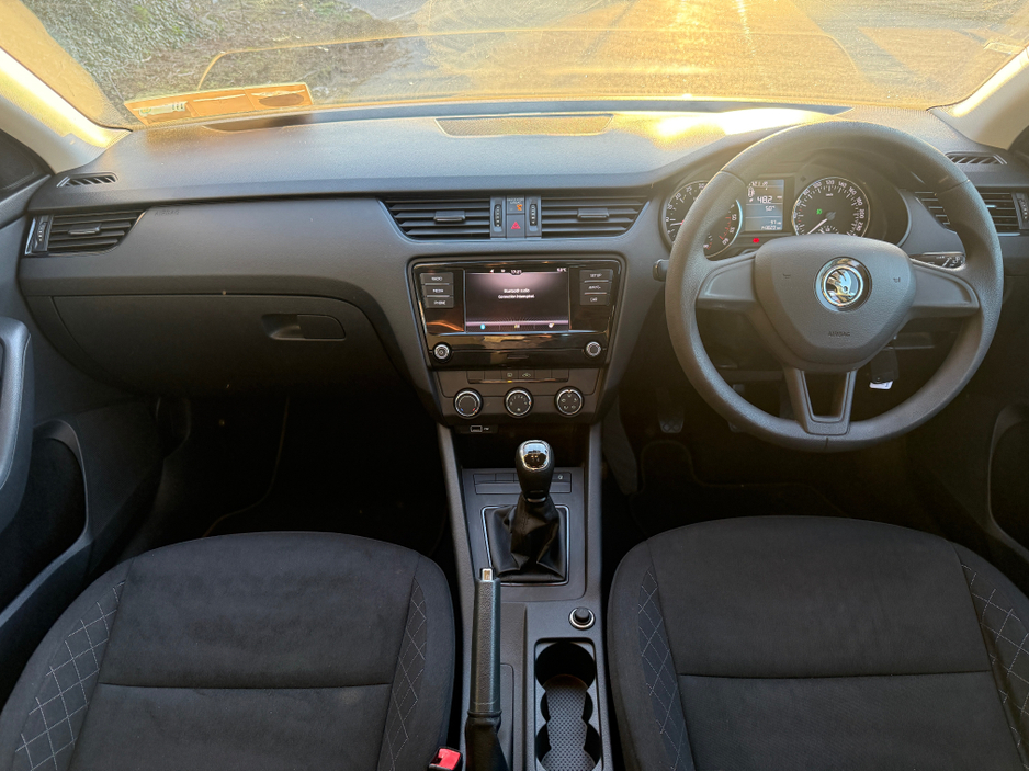 2018 Skoda Octavia - image 4