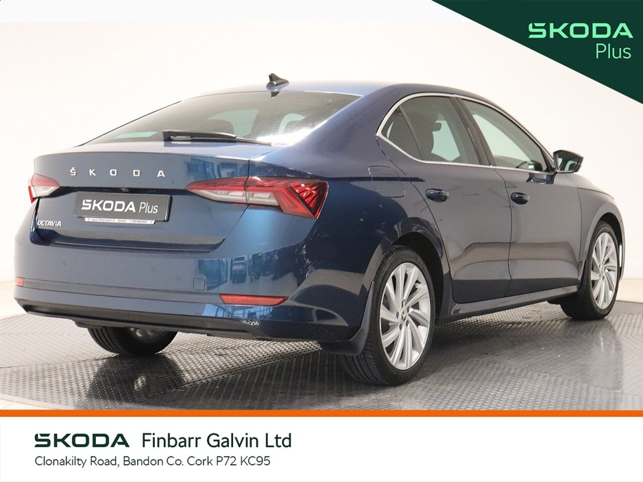 2023 Skoda Octavia - image 3