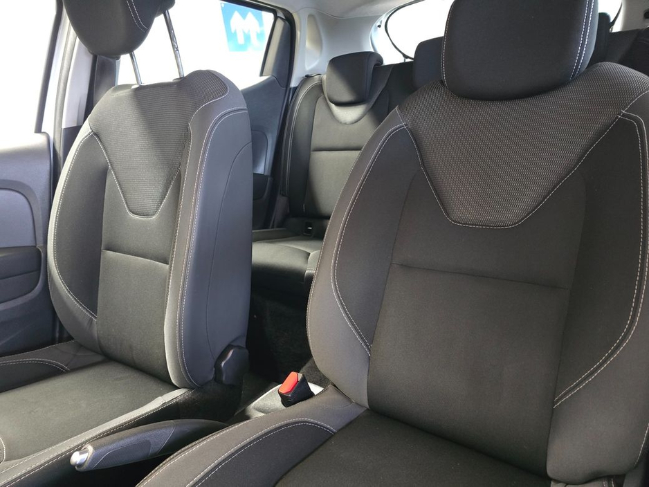 2019 Renault Clio - image 9