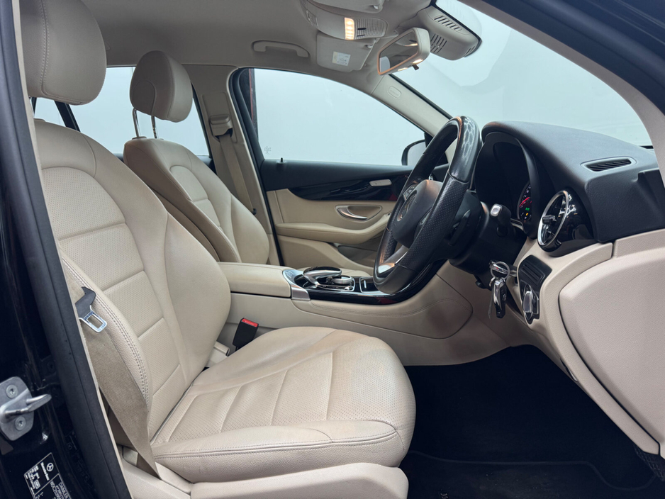 2017 Mercedes-Benz GLC Class - image 8