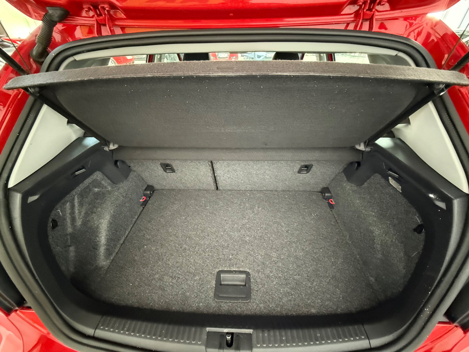 2016 Volkswagen Polo - image 20