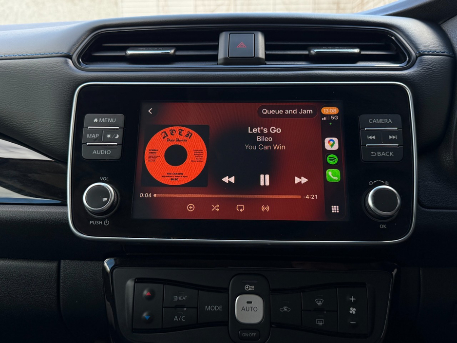 2024 Nissan Leaf - image 13