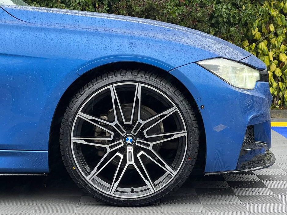 2019 BMW 3 Series 330e M-SPORT COMPETITION 2.0 HYBRID // LOW MILEAGE // NEW 20" M3 ALLOYS // HEATED SUEDE M-SPORT SEATS €25,900