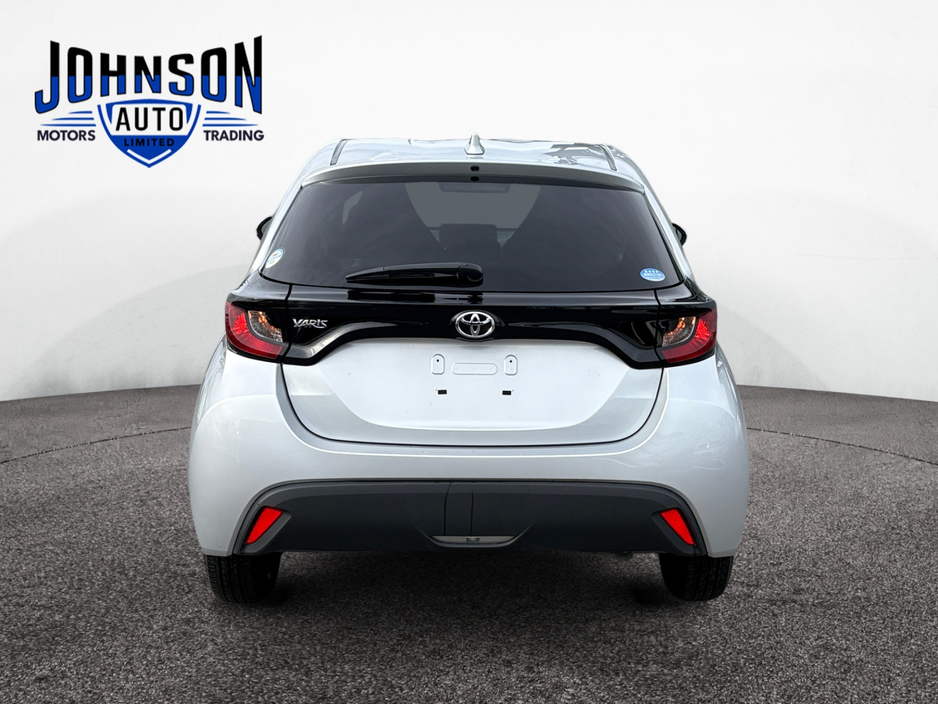 2020 Toyota Yaris - image 8