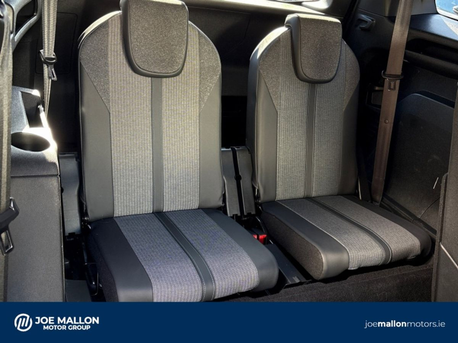 2023 Peugeot 5008 - image 18