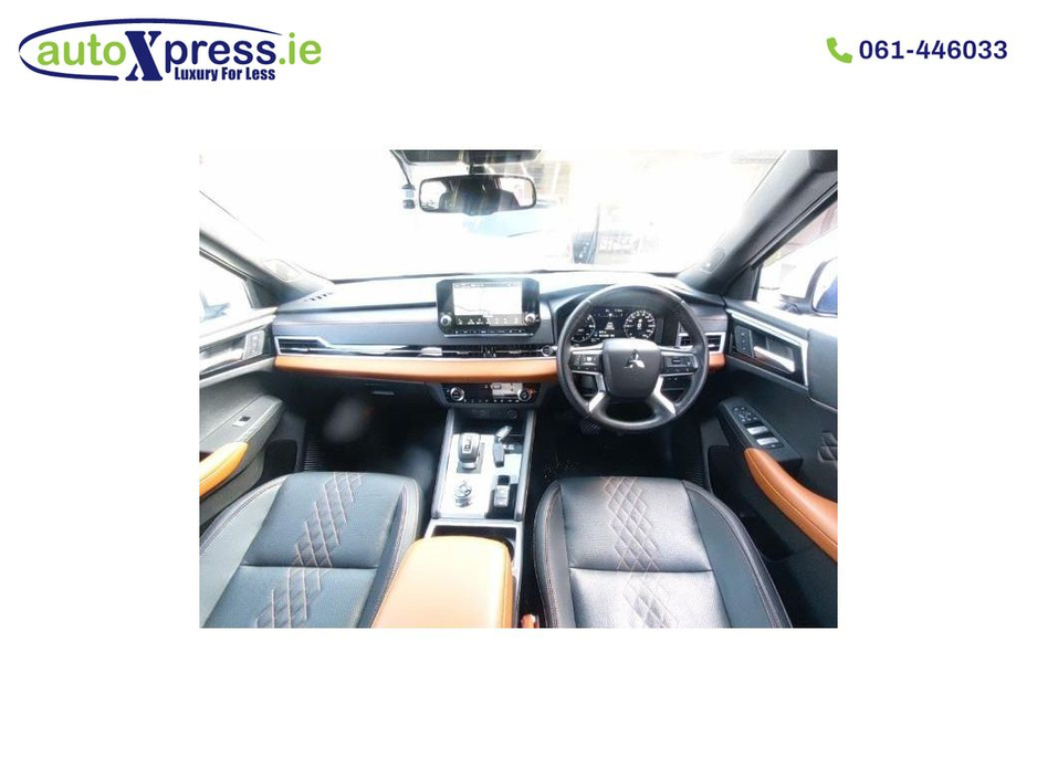 2023 Mitsubishi Outlander 4WD PHEV Low mileage, Reversing camera