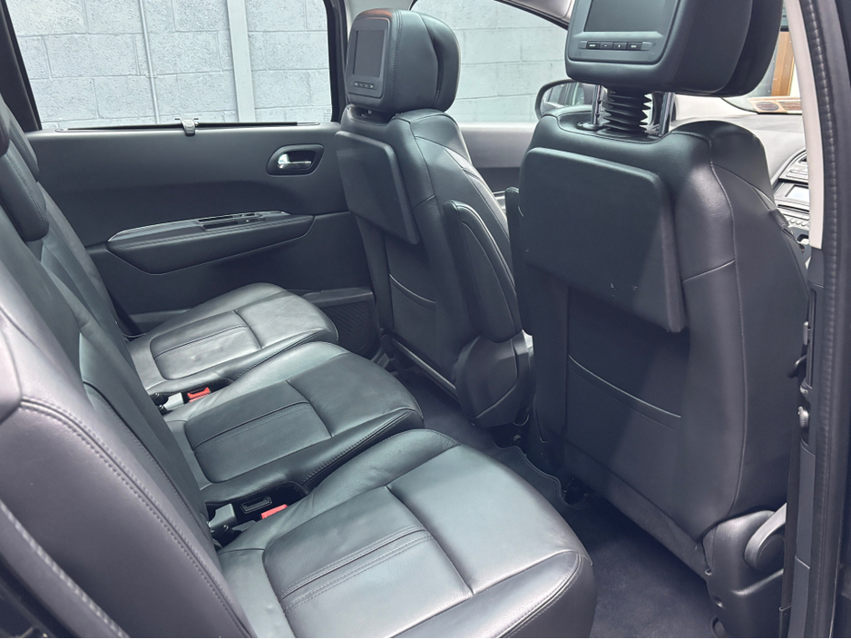 2016 Peugeot 5008 - image 11
