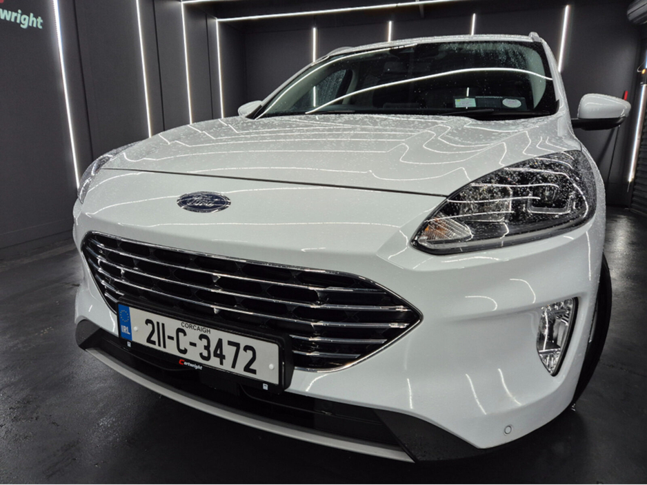 2021 Ford Kuga - image 2