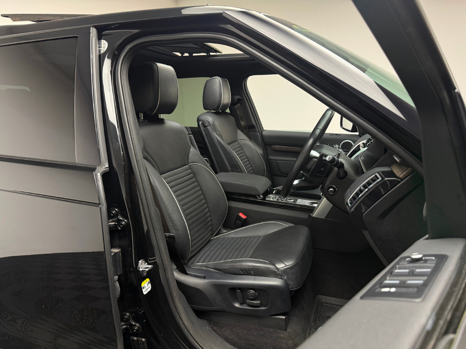 2020 Land Rover Discovery - image 11