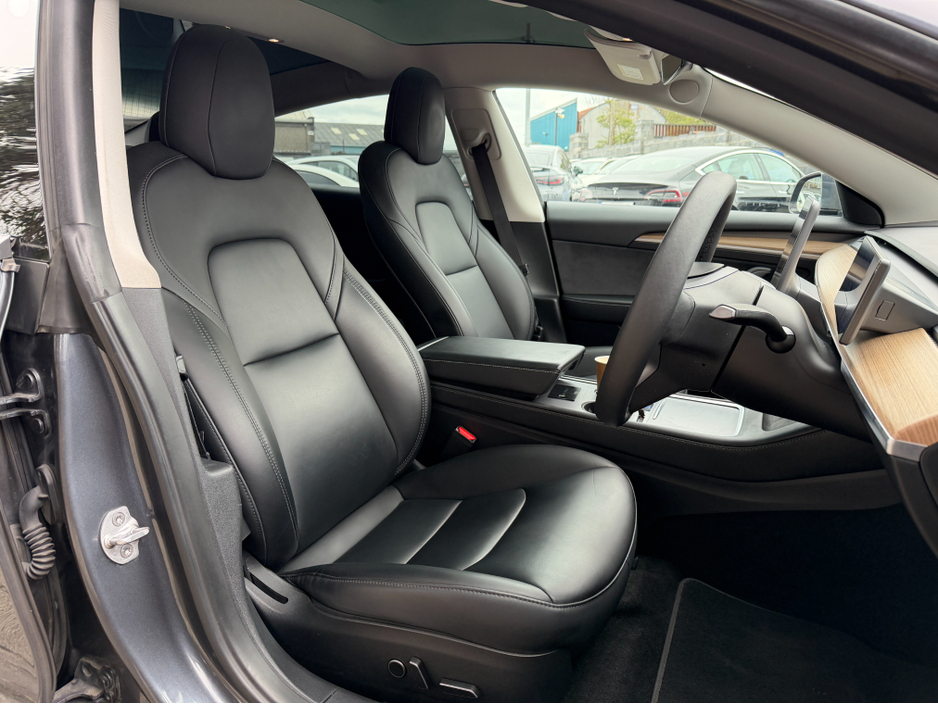 2023 Tesla Model 3 - image 13