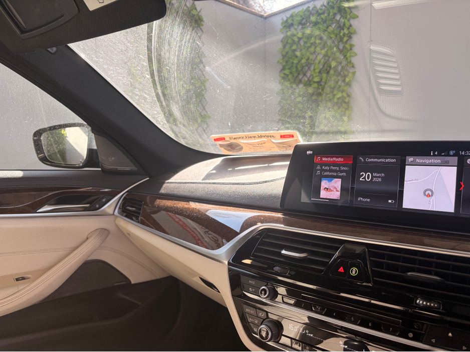 2019 BMW 5 Series - image 6