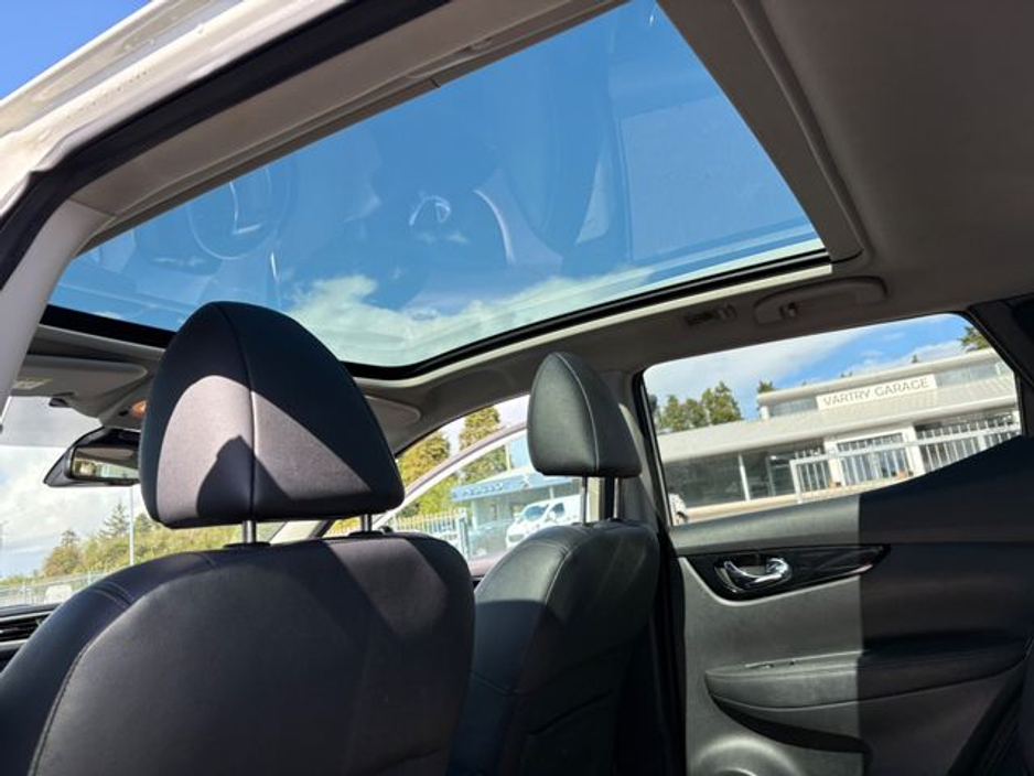 2014 Nissan Qashqai - image 31