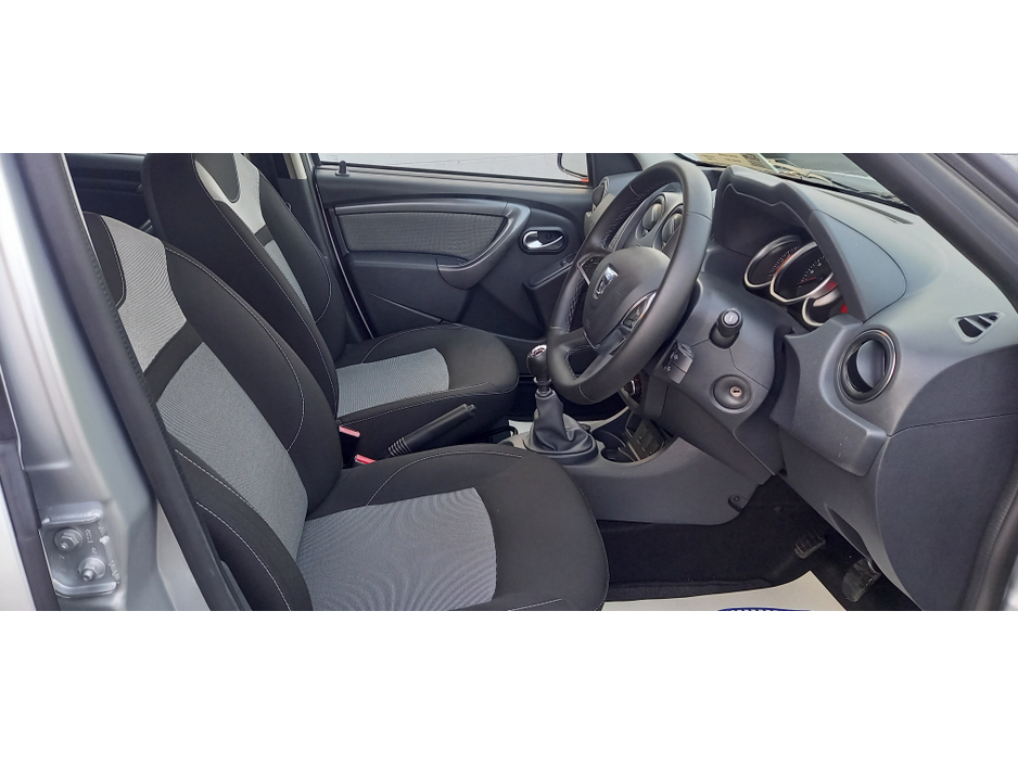 2018 Dacia Duster - image 9