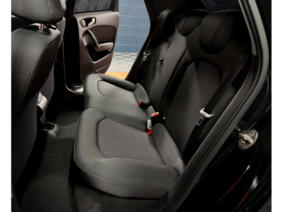 2017 Audi A1 - image 42