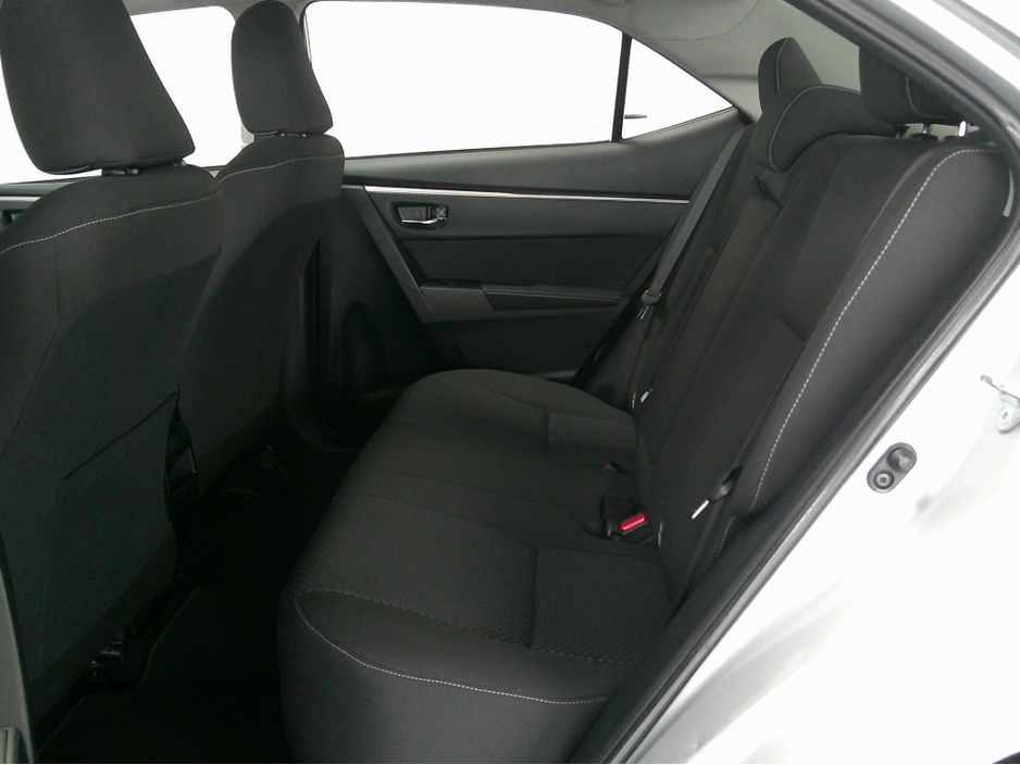 2014 Toyota Corolla - image 13