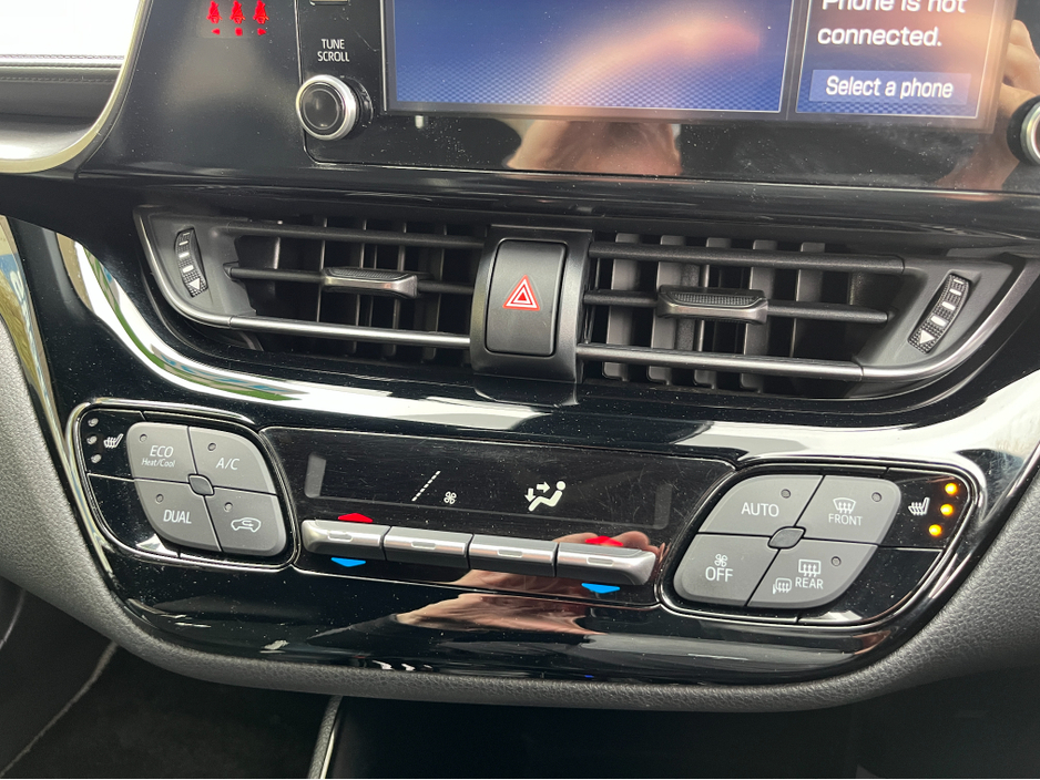 2020 Toyota C-HR - image 15