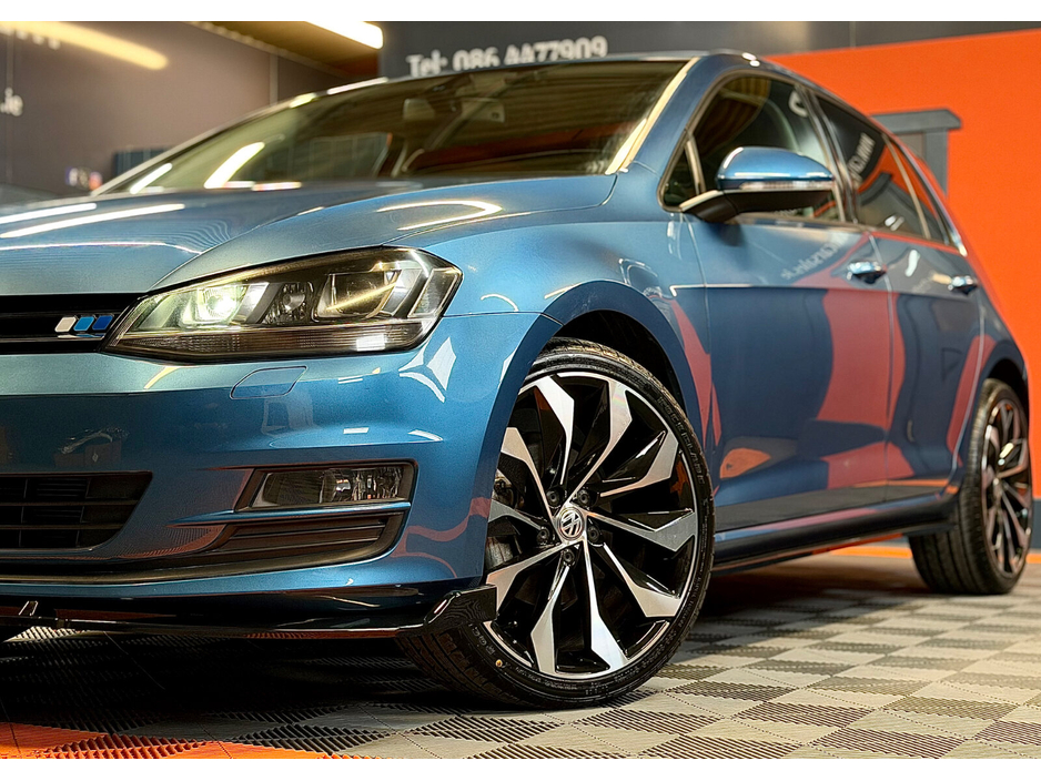 2014 Volkswagen Golf - image 8