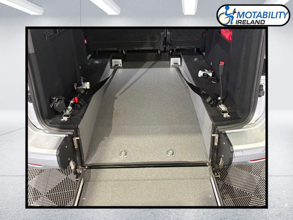 2022 Volkswagen Caddy Maxi Life Wheelchair Accessible €43,995