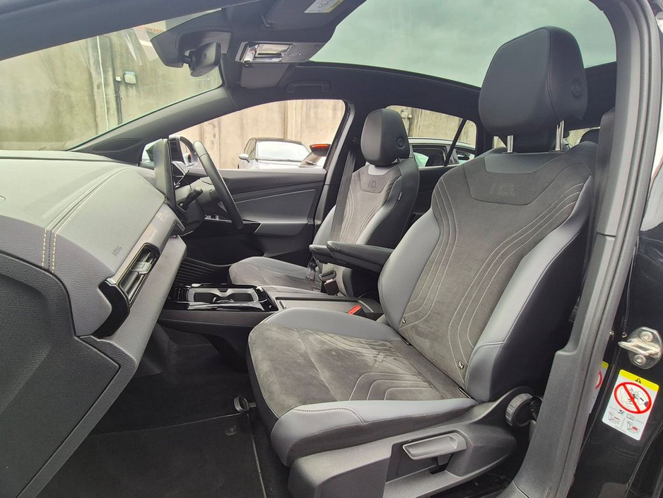 2023 Volkswagen ID.5 - image 19