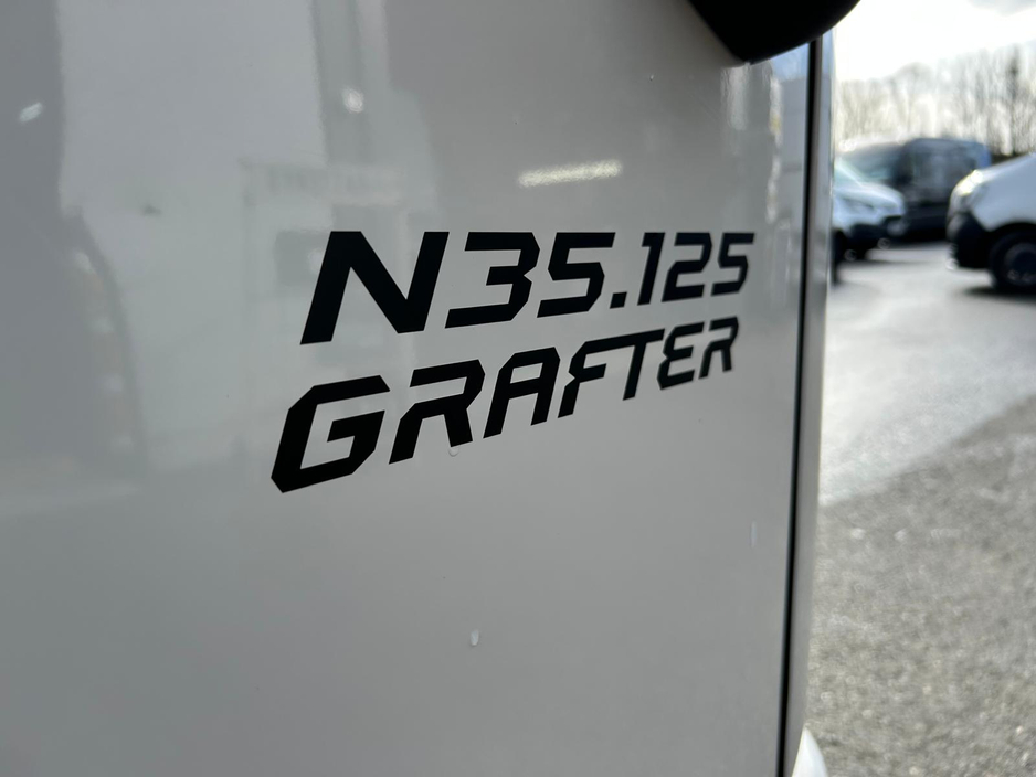 2021 Isuzu Trucks N35 - image 12