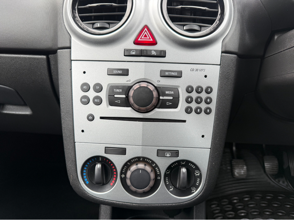 2014 Opel Corsa - image 15