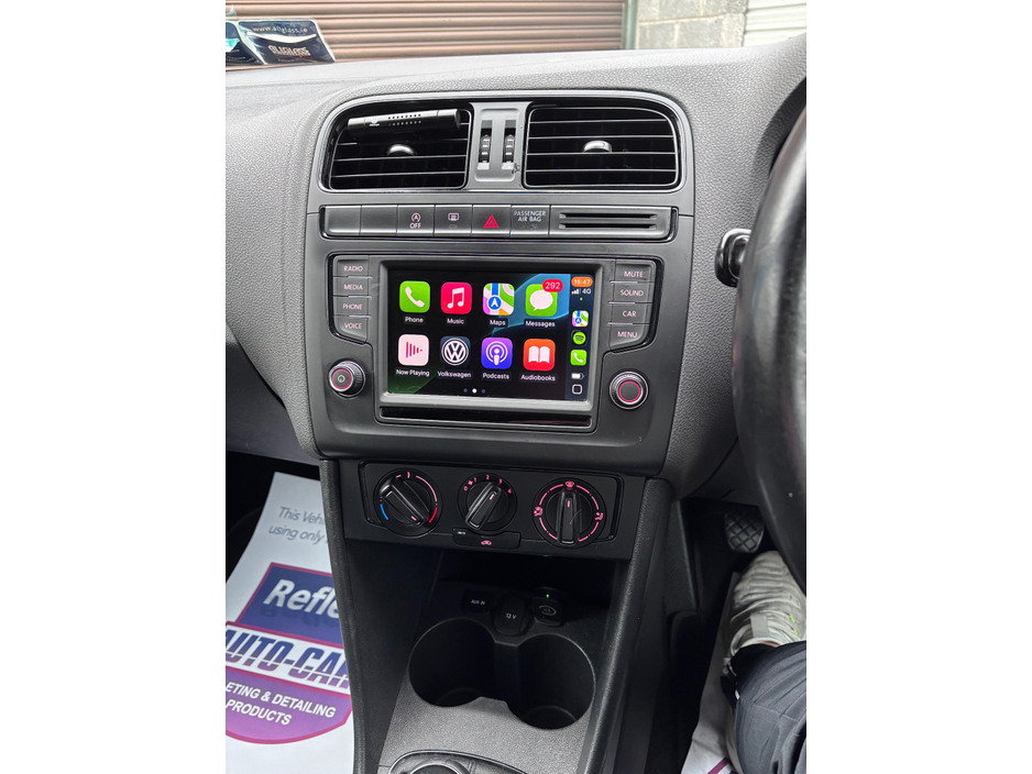 2017 Volkswagen Polo - image 9