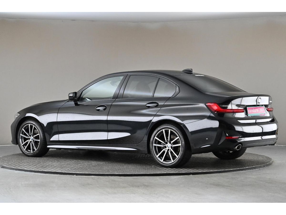 2021 BMW 3 Series - image 6