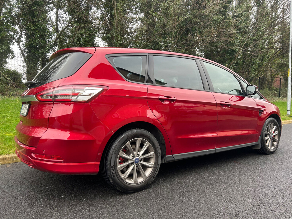 2016 Ford S-Max - image 2