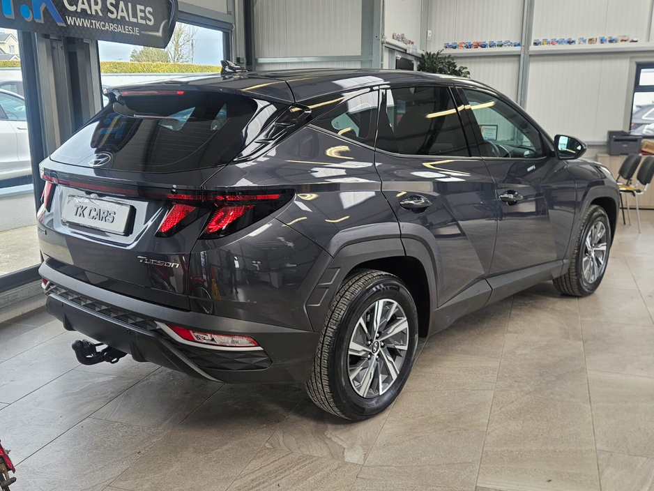 2022 Hyundai Tucson - image 3