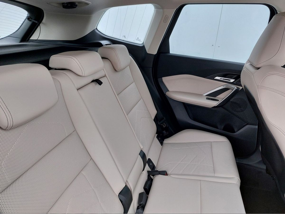 2023 BMW X1 - image 11