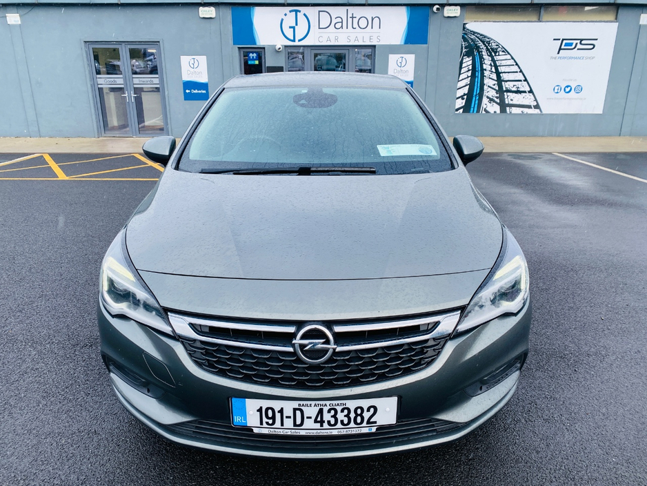 2019 Opel Astra - image 2