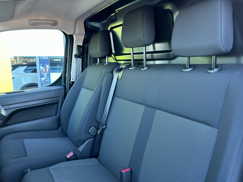 2026 Opel Vivaro - image 15