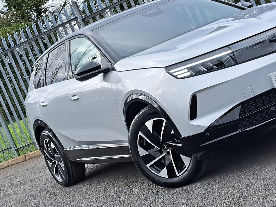 2026 Opel Grandland - image 9