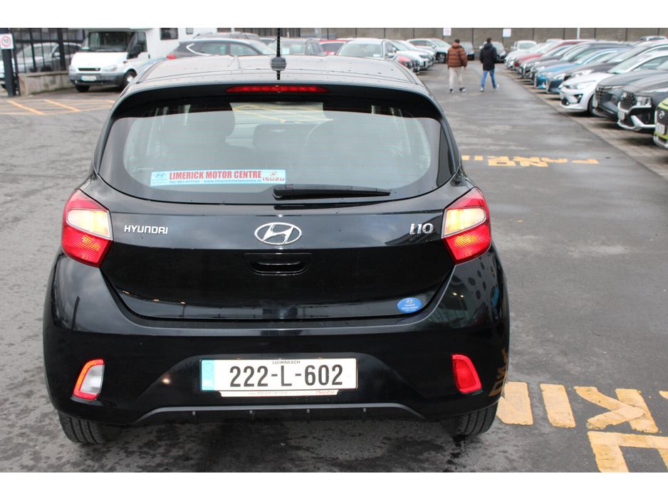 2022 Hyundai i10 - image 4