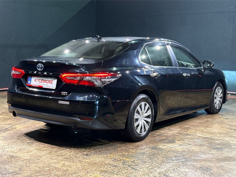 2021 Toyota Camry - image 3