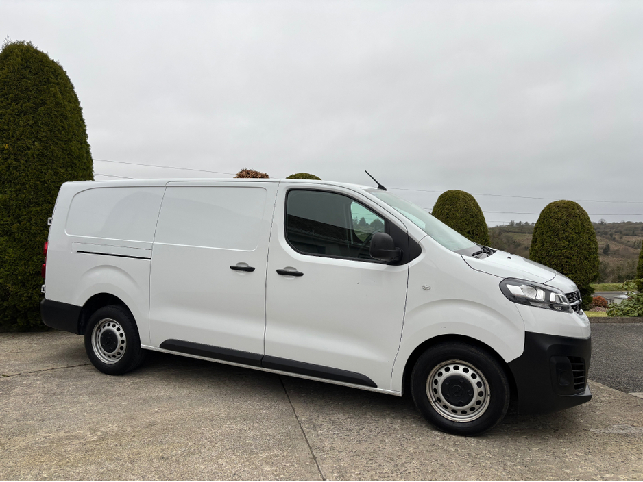 2023 Opel Vivaro - image 3