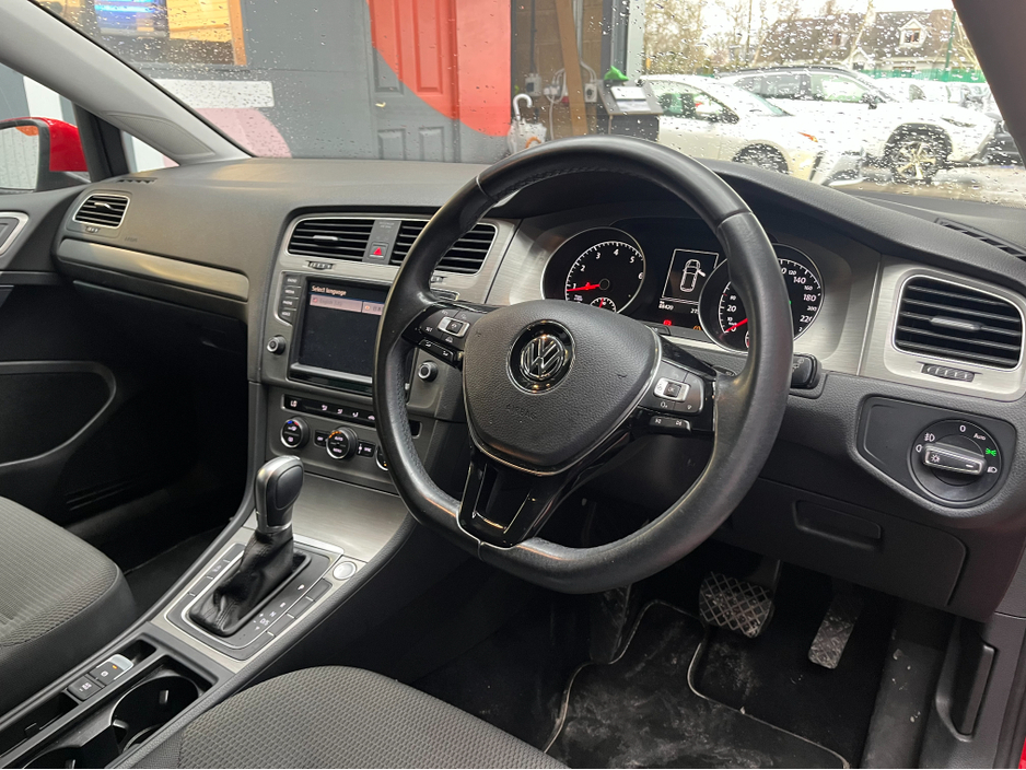 2017 Volkswagen Golf - image 10