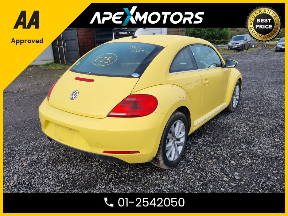 2014 Volkswagen Beetle - image 9